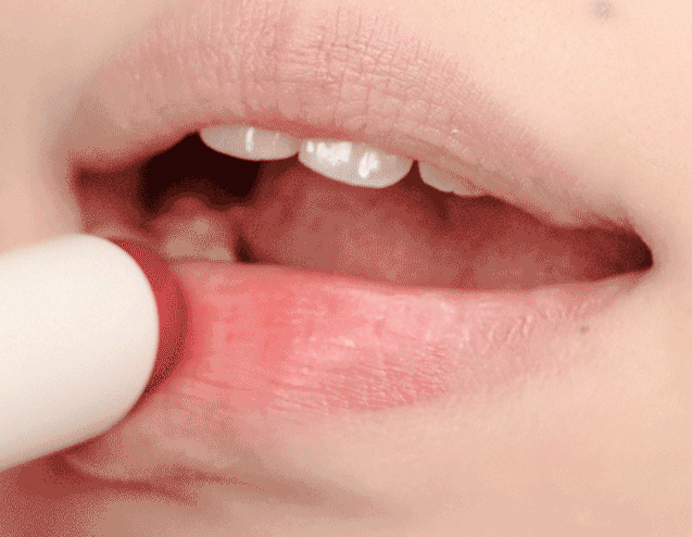 Smooth Butter Lip Balm 02. Coral